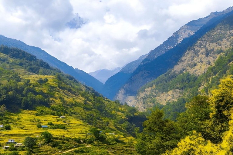 Trail through the Annapurna foothills near Nayapul